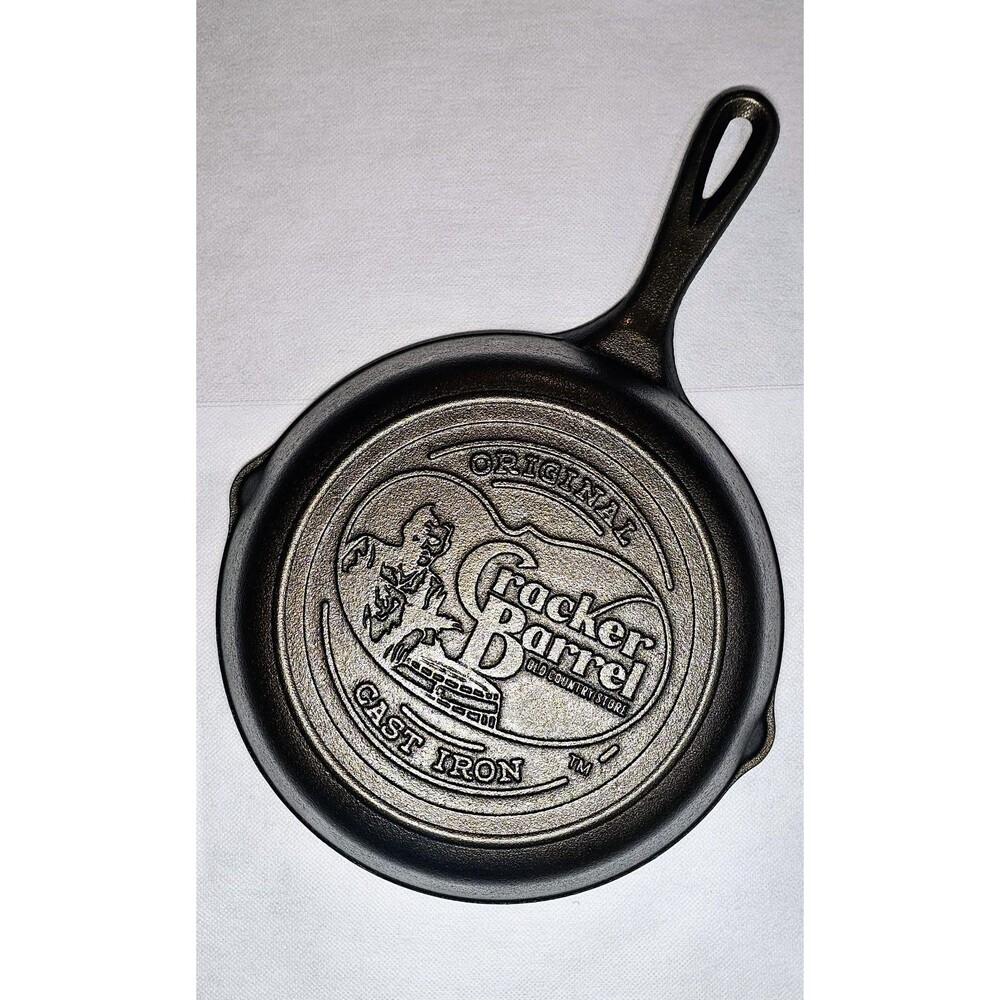 Cracker Barrel Cast Iron Skillet 8 inch Seasoned double pour great condition